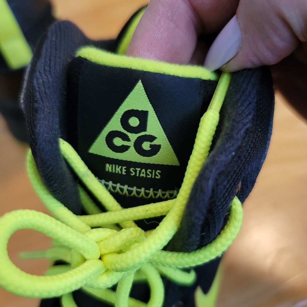 Nike stasis acg(gs) black and yellow sneaker boot - Picture 6 of 7